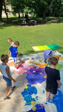 Razgibano, živahno, razigrano, počitniško, … (4)